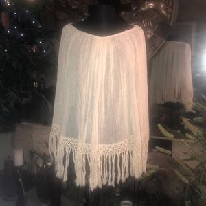 ELON Gorgeous poncho. Really pretty OS